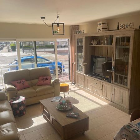 Des Ambassadeurs Apartment Blankenberge Bagian luar foto